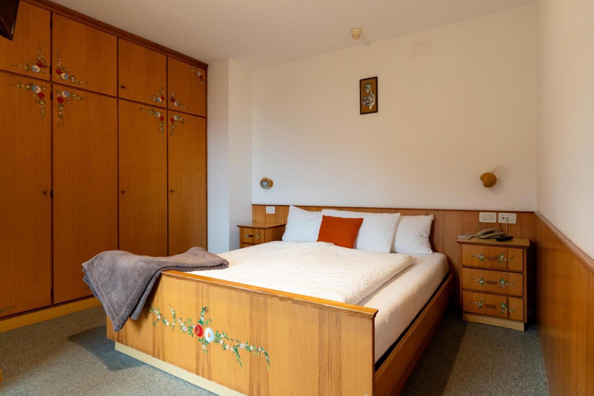 Albergo Pensione Serenetta Varena Ngoại thất bức ảnh